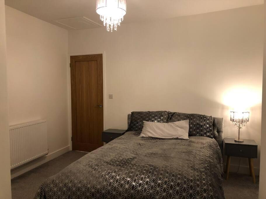 The Villas, Newly Refurbished Modern Home - Free Parking, Prime, Netflix Buckingham Luaran gambar