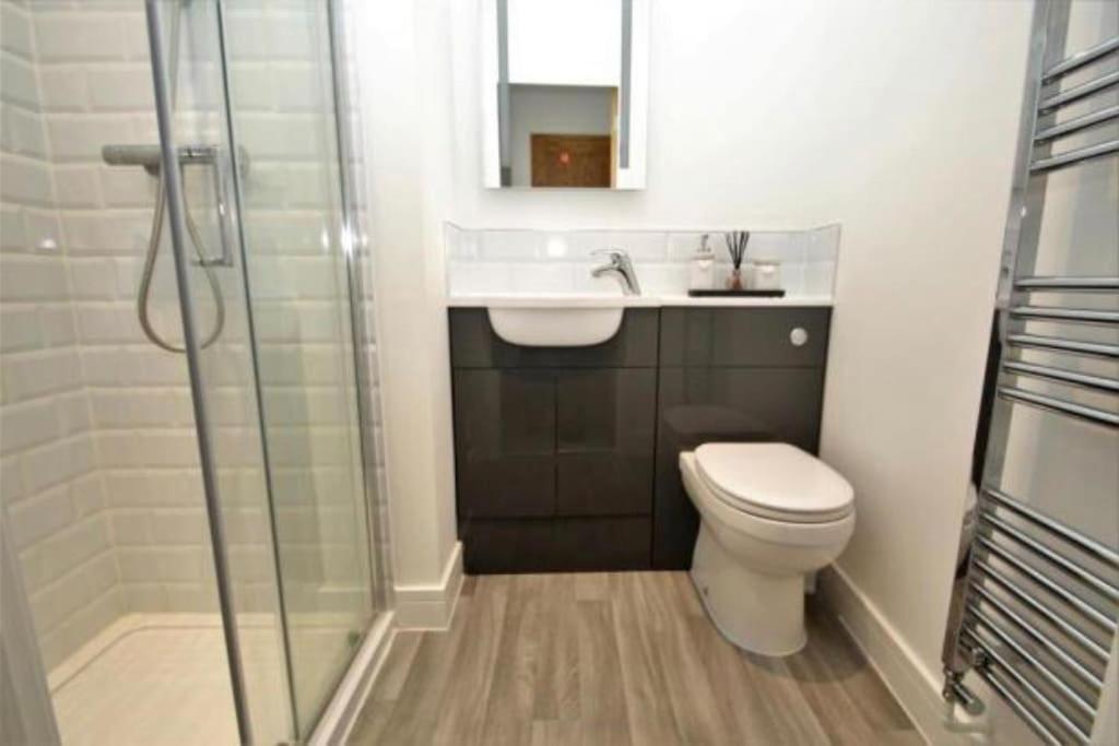 The Villas, Newly Refurbished Modern Home - Free Parking, Prime, Netflix Buckingham Luaran gambar