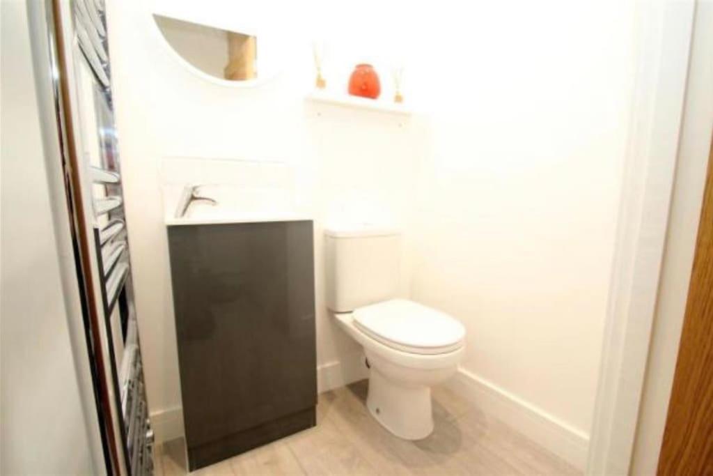 The Villas, Newly Refurbished Modern Home - Free Parking, Prime, Netflix Buckingham Luaran gambar